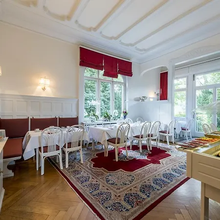 מלון Parkhotel Atlantic 3*